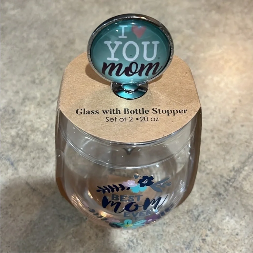 Best Mom Ever, I Love you Mom, Mother’s Day 20 oz Glass With Bottle Stopper NEW
